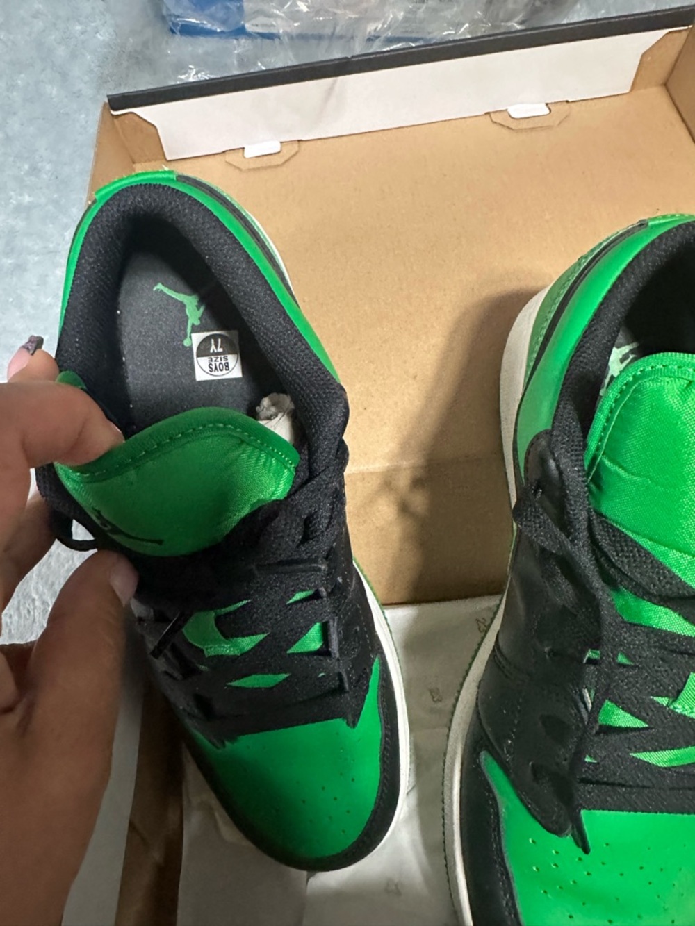 CLOSET CLOSING Jordan Air Jordan 1 Low GS Black Green White Sneakers - Picture 4 of 12